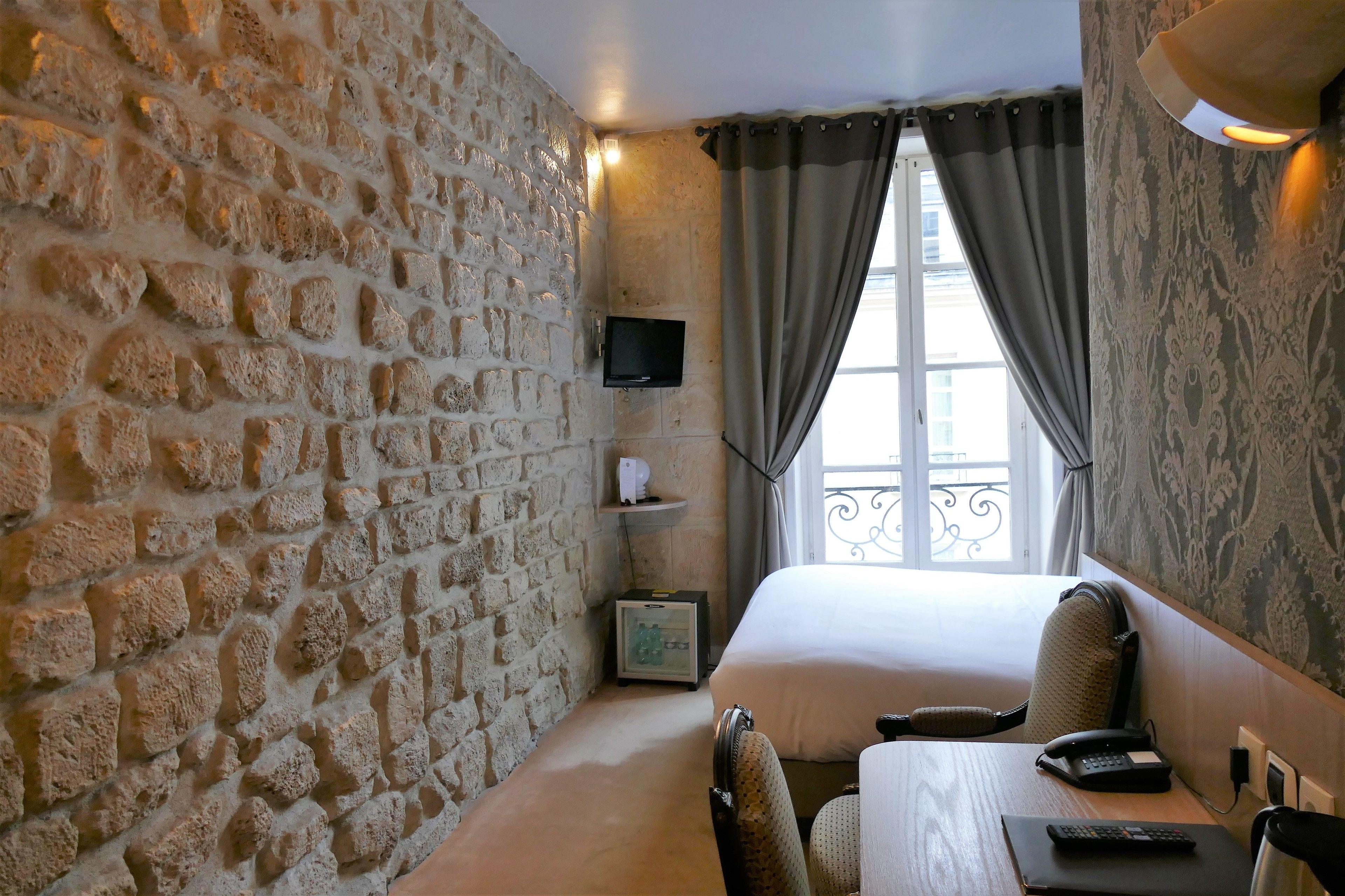 Odeon Hotel 3*